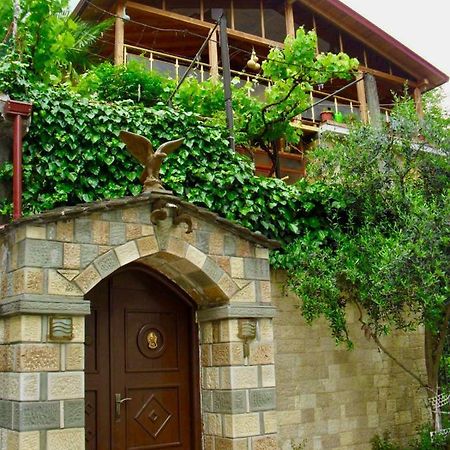 Alimeti Guesthouse ベラト エクステリア 写真