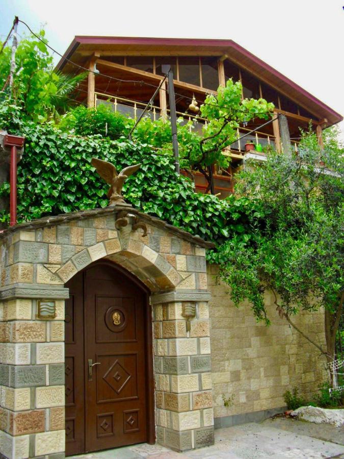 Alimeti Guesthouse ベラト エクステリア 写真