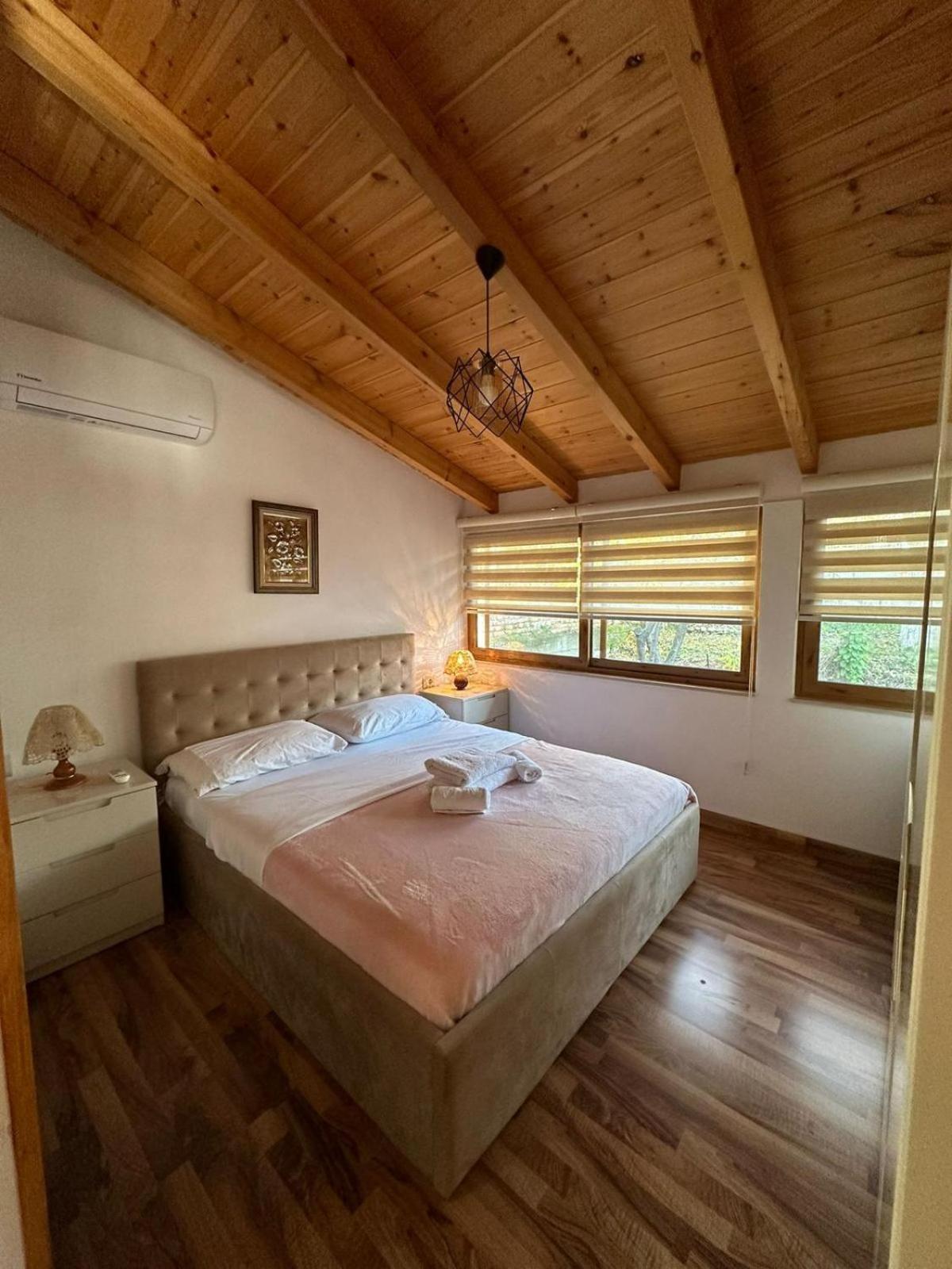 Alimeti Guesthouse ベラト エクステリア 写真