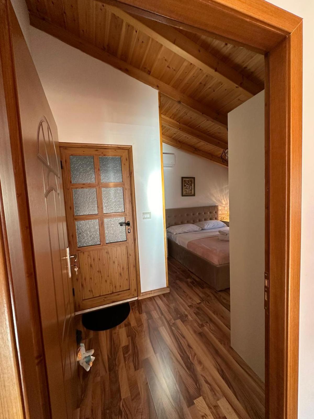 Alimeti Guesthouse ベラト エクステリア 写真