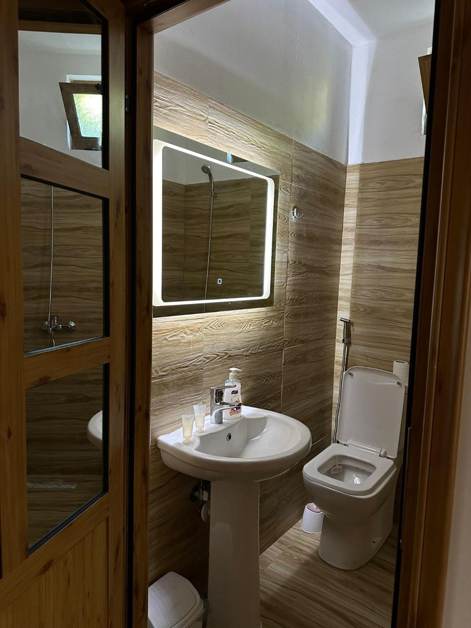 Alimeti Guesthouse ベラト エクステリア 写真