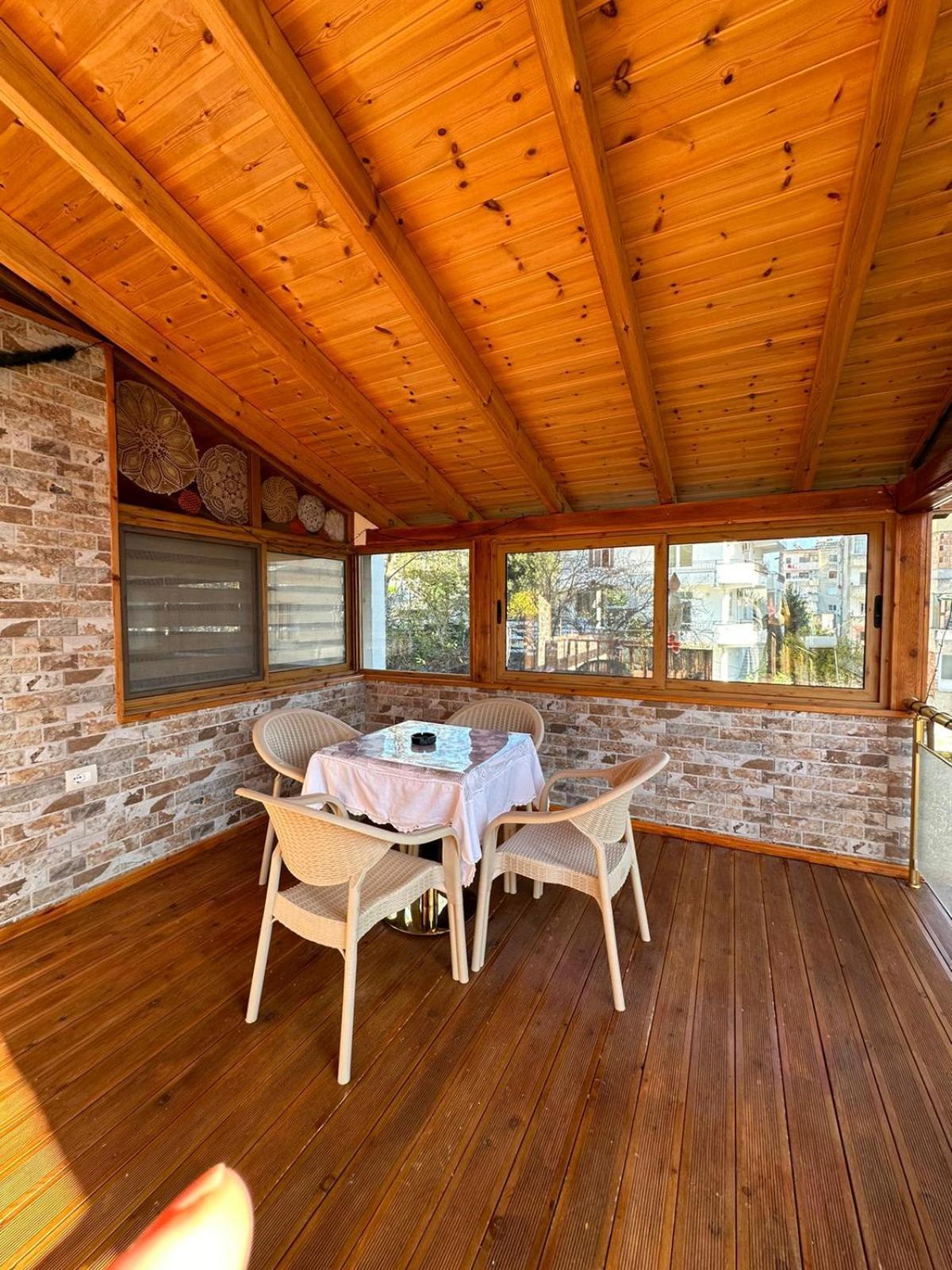 Alimeti Guesthouse ベラト エクステリア 写真